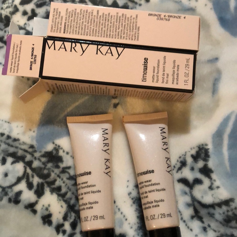 BRONZE 4 (2) Matte-wear liquid foundation